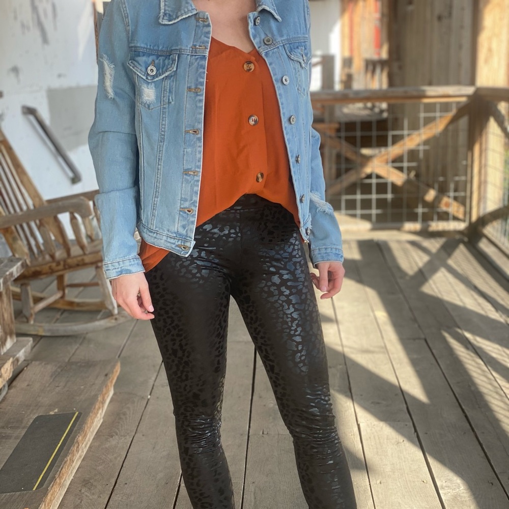 Shine Leopard For Me Leggings - Picture 3 of 3